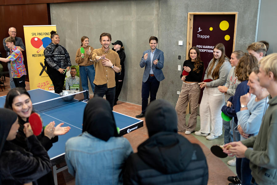 ping pong med din politiker